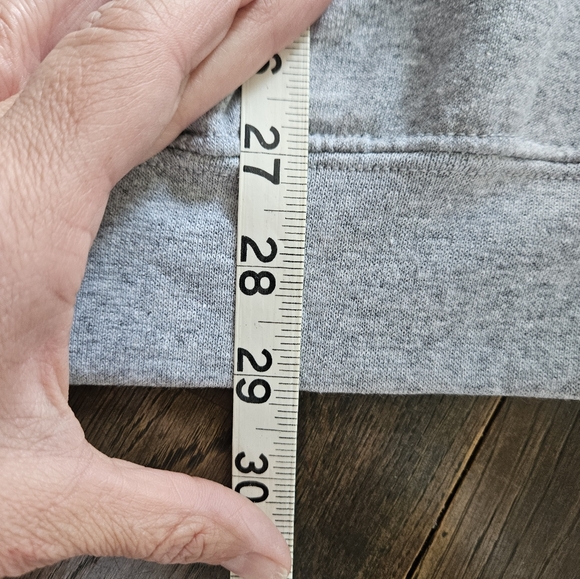 NWT Maverick the collection gray sweatshirt yes she can XL - Picture 7 of 7